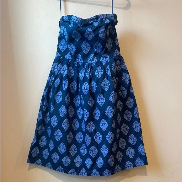 Old Navy Dresses & Skirts - Strapless Blue Patterned Dress